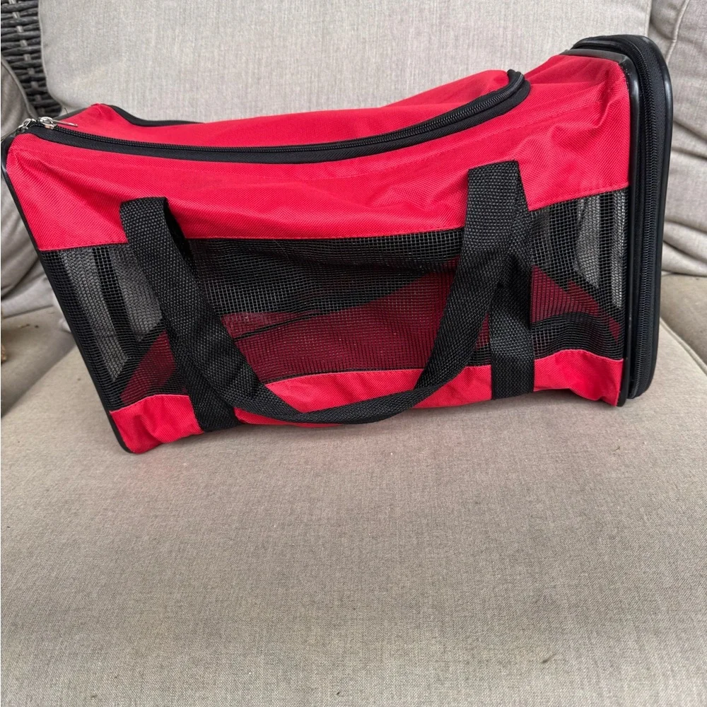Coleman, Red and Black, Soft-Sided, Pet Carrier